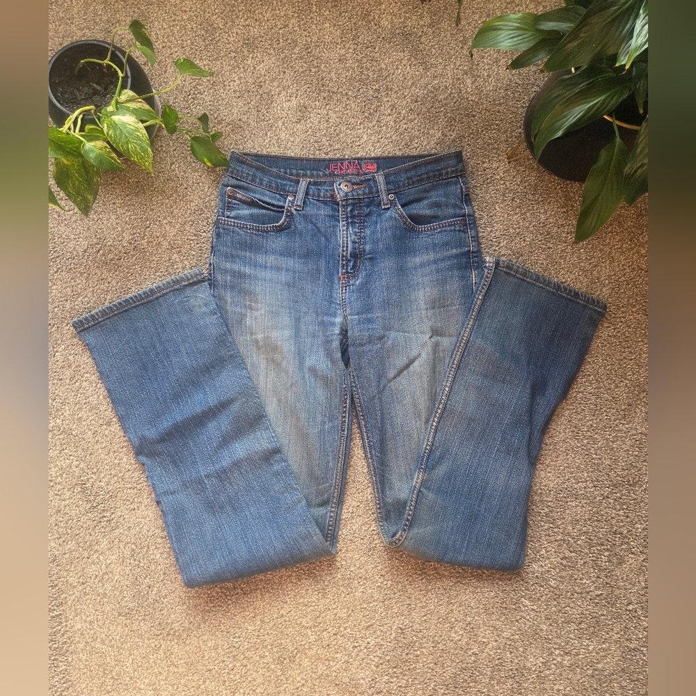Cinch Women’s Boot Cut Jeans in Medium Blue Wash